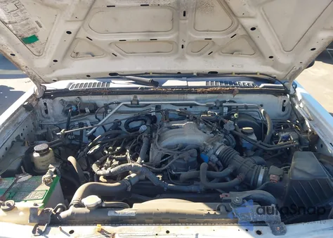 2004 Nissan Xterra Xe z USA, uszkodzony, nr VIN 5N1ED28Y84C651375